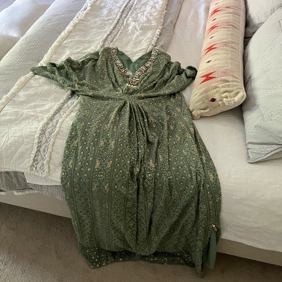 Gorgeous Beaded Indian Gown (green) Medium - Picture 3 of 8